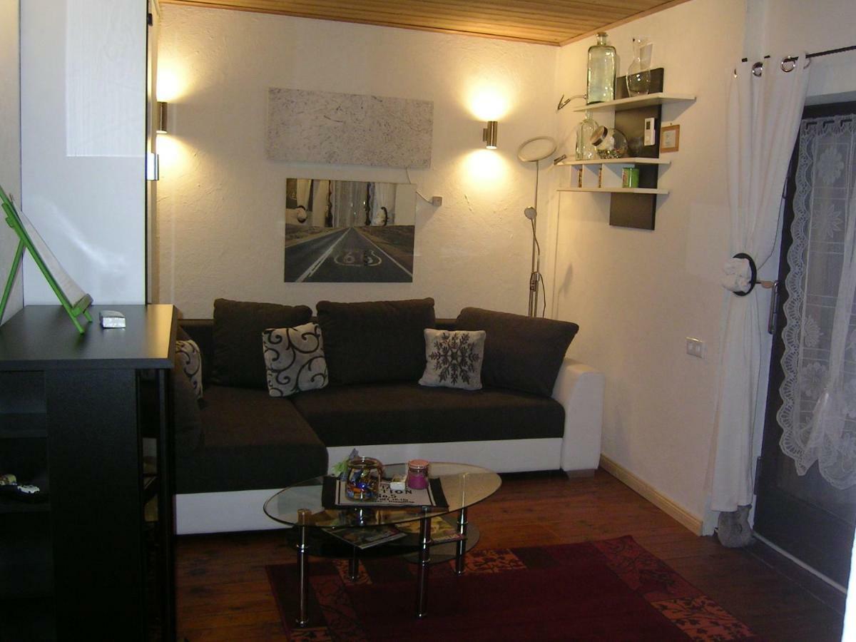 Ferienwohnung Lispet Neuotting Exterior photo